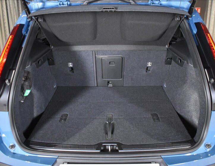 Volvo EX40 SUV 0,0 325 kw