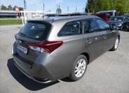 Toyota Auris Kombi 1,3 l 73 kw