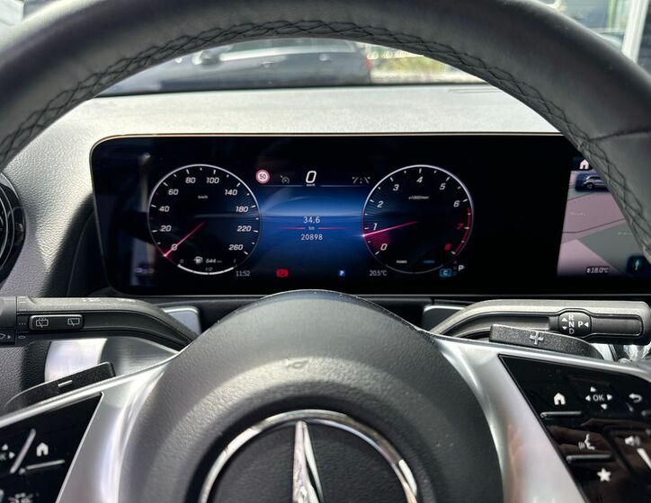 Mercedes-Benz GLB 10