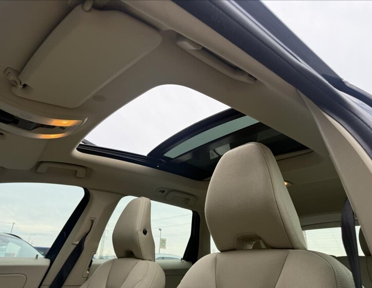 Volvo XC60 Kombi 2,4 l 129 kw