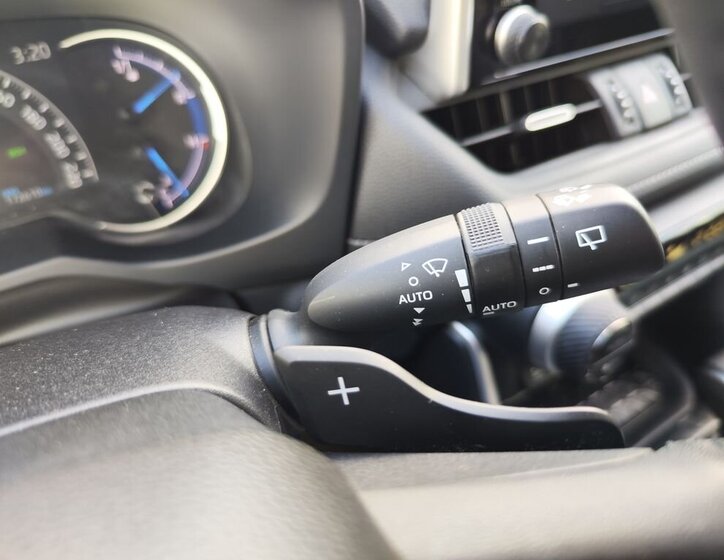 Toyota RAV4 SUV / Terénní 2,5 l 163 kw