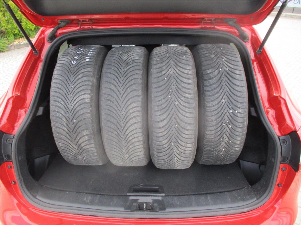 Nissan Qashqai SUV 1,6 l 96 kw