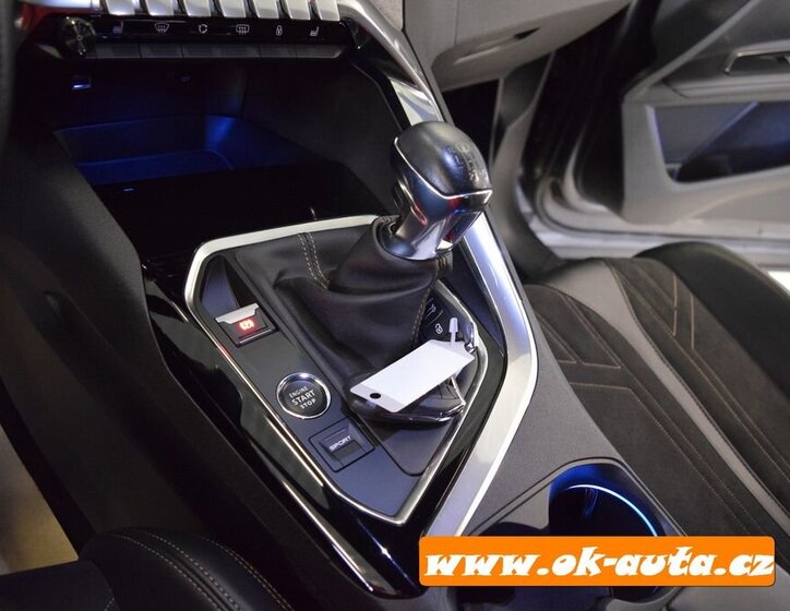 Peugeot 5008 MPV 1,5 l 96 kw