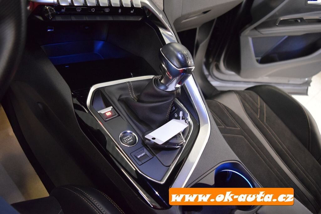 Peugeot 5008 MPV 1,5 l 96 kw