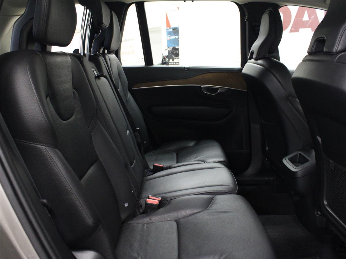 Volvo XC90 SUV / Terénní 2,0 l 173 kw