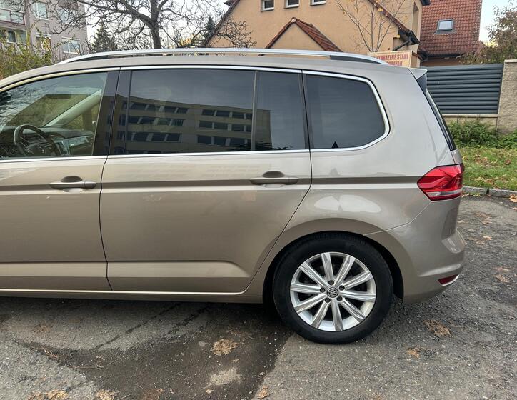 Volkswagen Touran 13