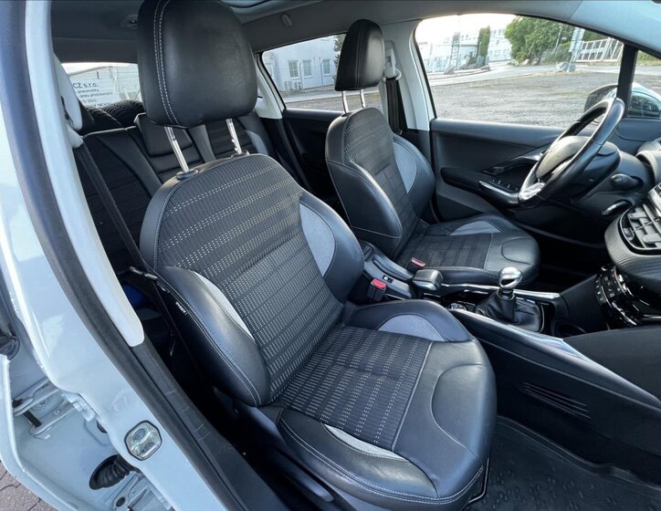 Peugeot 2008 SUV / Terénní 1,6 l 84 kw