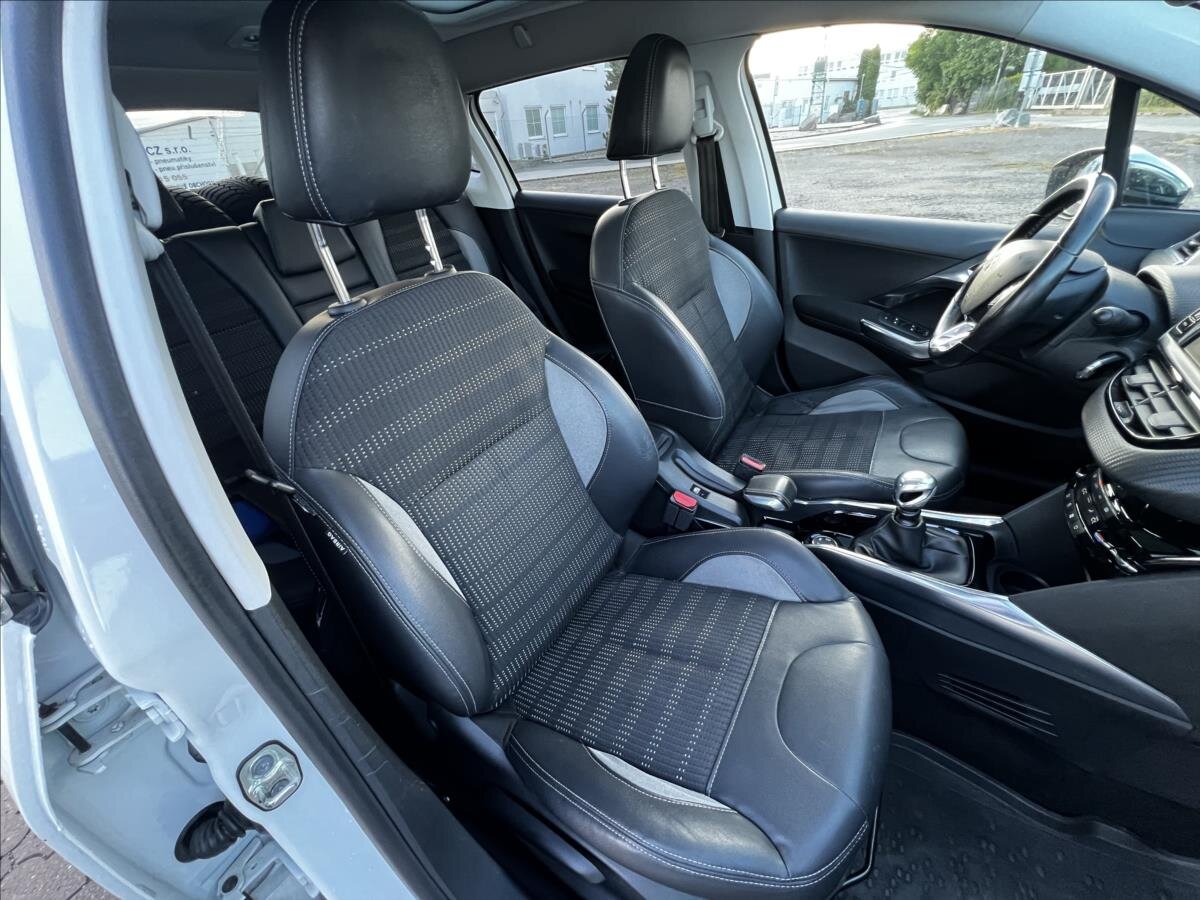 Peugeot 2008 SUV / Terénní 1,6 l 84 kw