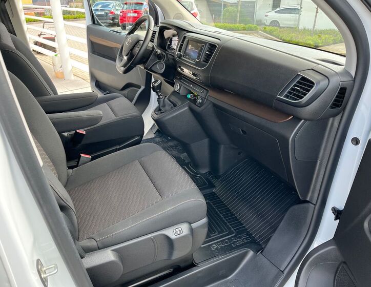 Toyota ProAce Verso 17