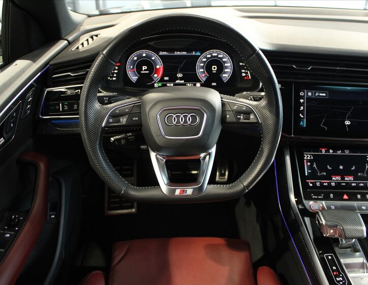 Audi SQ8 SUV / Terénní 4,0 l 320 kw