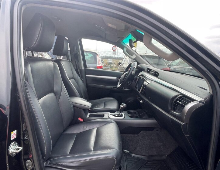 Toyota Hilux Pick-up 2,4 l 110 kw
