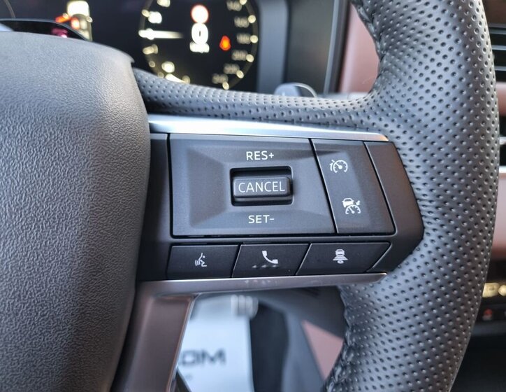 Mitsubishi Outlander SUV 2,4 l 225 kw