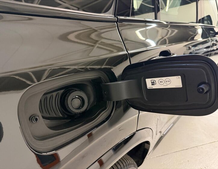 Volvo XC90 SUV / Terénní 2,0 l 184 kw