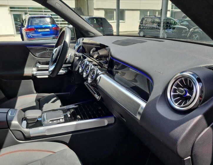 Mercedes-Benz GLB 17