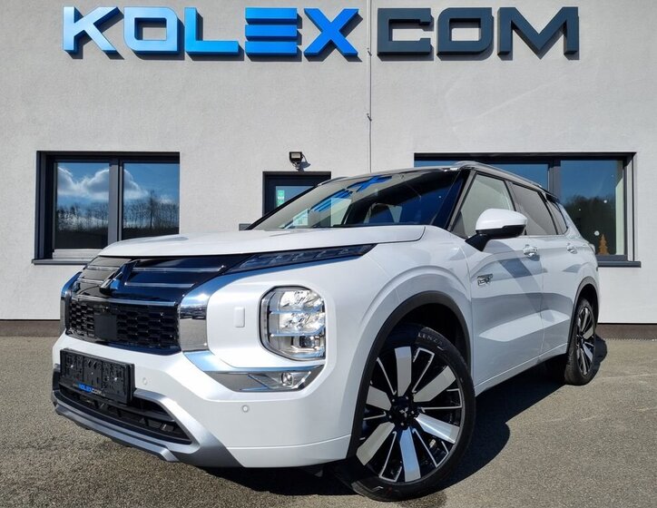 Mitsubishi Outlander SUV 2,4 l 225 kw