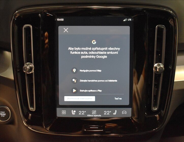 Volvo XC40 SUV / Terénní 2,0 l 145 kw