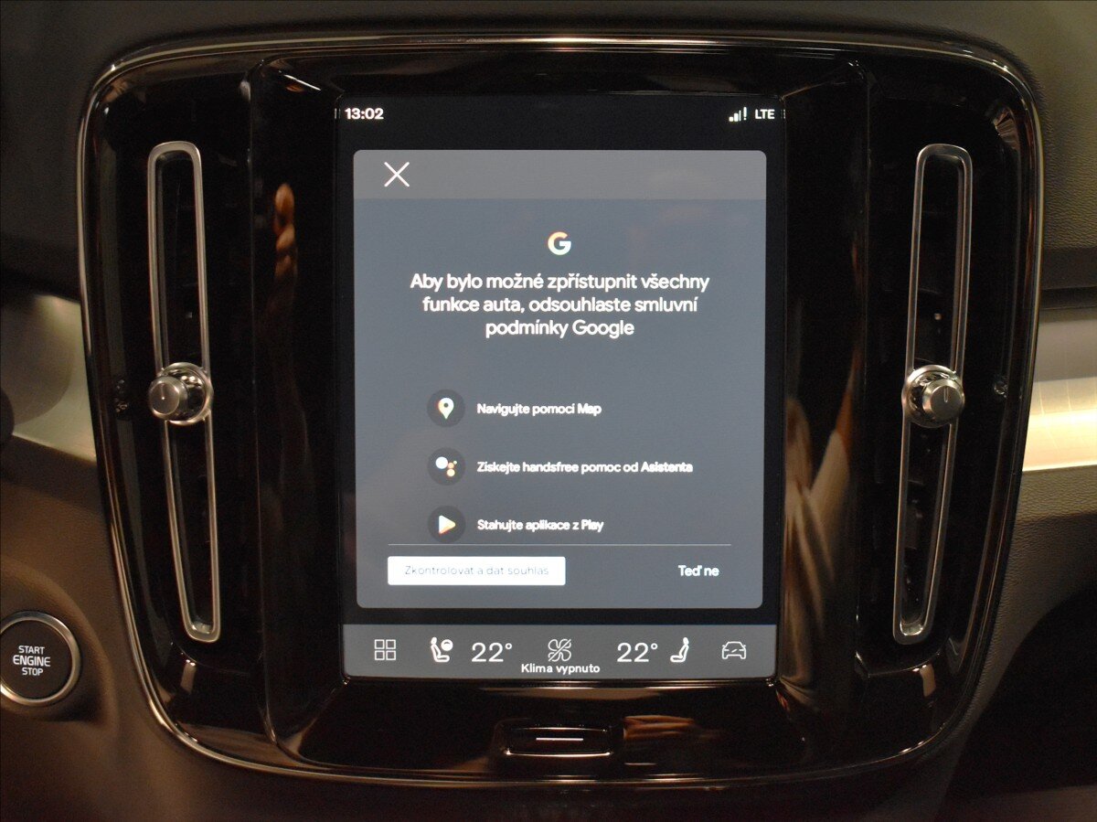 Volvo XC40 SUV / Terénní 2,0 l 145 kw