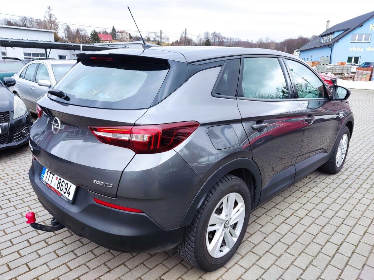 Opel Grandland X SUV 1,2 l 96 kw