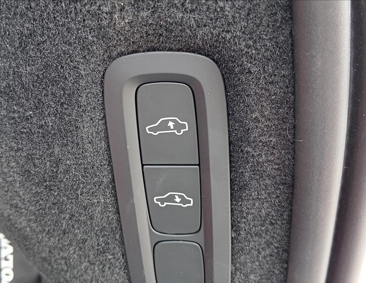 Volvo XC90 SUV / Terénní 2,0 l 173 kw
