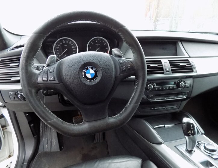 BMW X6 23
