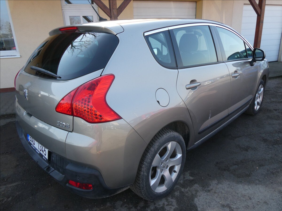 Peugeot 3008 SUV / Terénní 1,6 l 82 kw