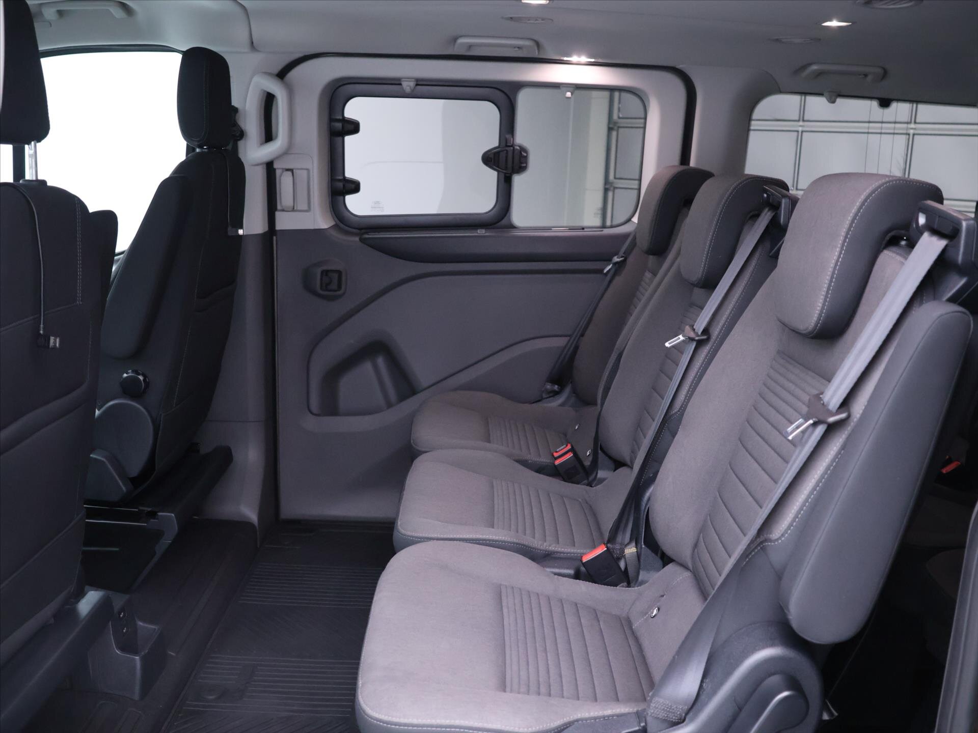 Ford Tourneo Custom Kombi 2,0 l 125 kw