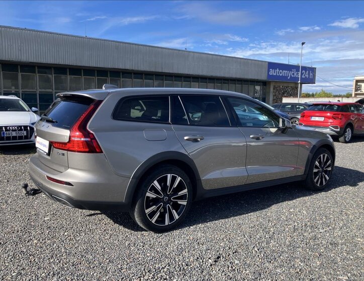 Volvo V60 Kombi 2,0 l 140 kw