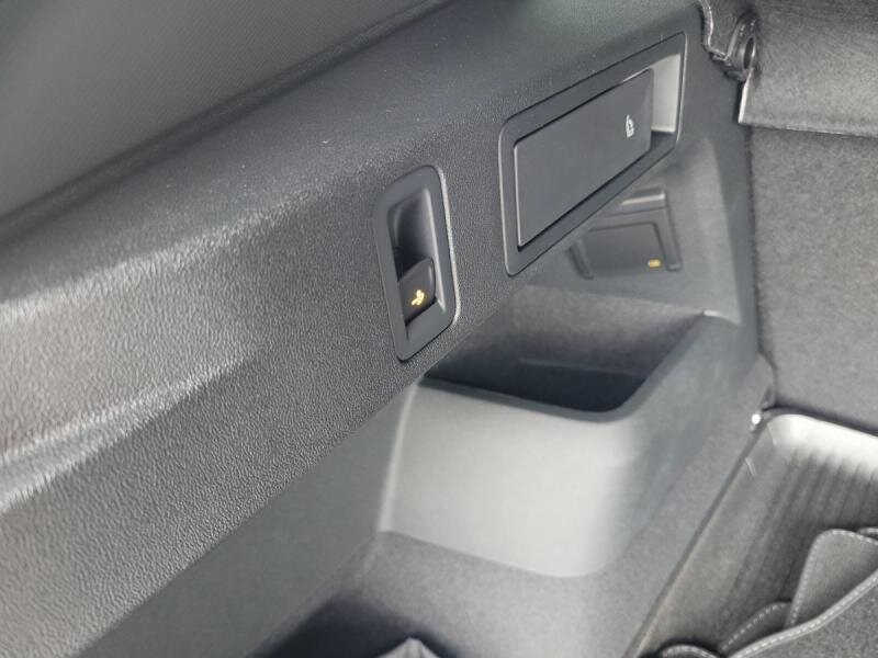 Volkswagen Tiguan SUV / Terénní 2,0 l 195 kw