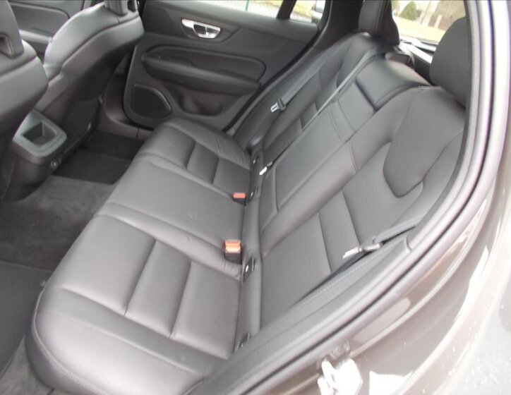 Volvo V60 Kombi 2,0 l 145 kw