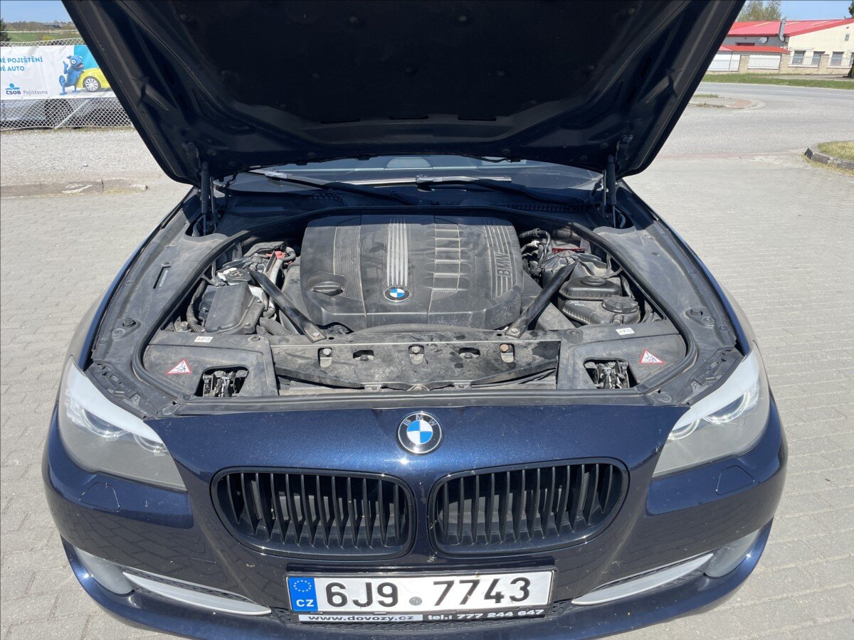 BMW Řada 5 Kombi 3,0 l 180 kw