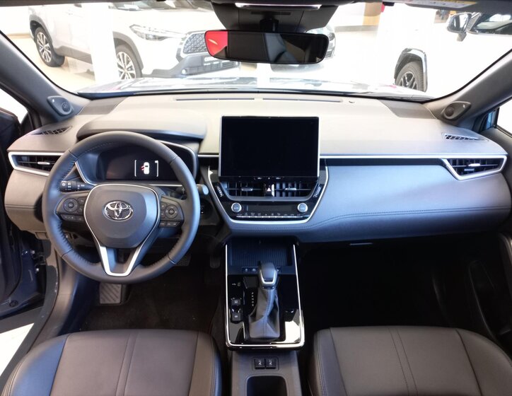 Toyota Corolla Cross 13