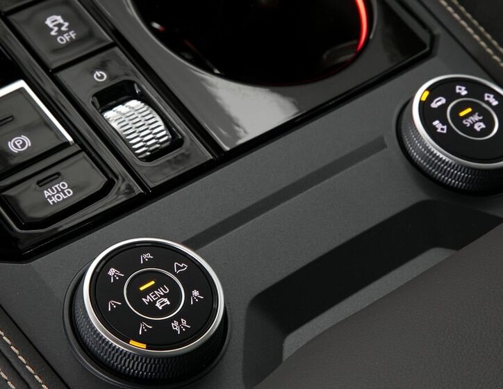 Volkswagen Touareg SUV / Terénní 3,0 l 210 kw