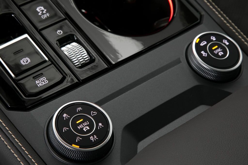 Volkswagen Touareg SUV / Terénní 3,0 l 210 kw