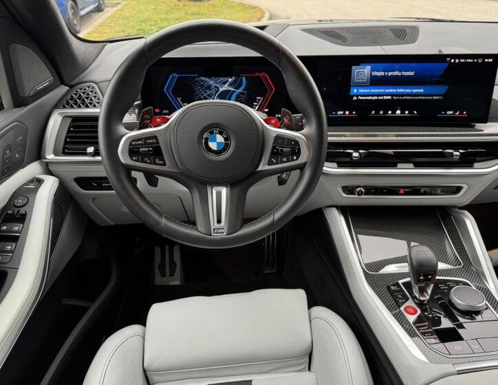 BMW X5 SUV 4,4 l 460 kw