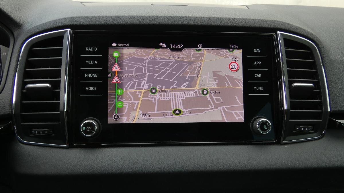 Škoda Karoq SUV / Terénní 1,5 l 110 kw