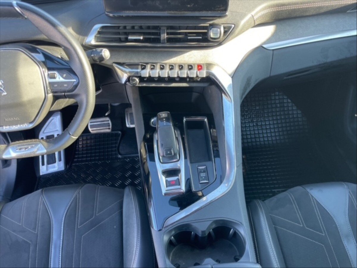 Peugeot 5008 SUV 2,0 l 130 kw