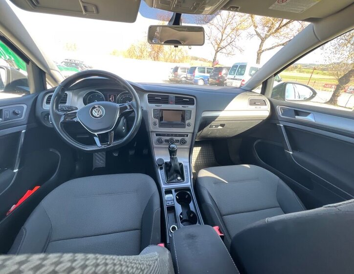 Volkswagen Golf Kombi 1,6 l 77 kw