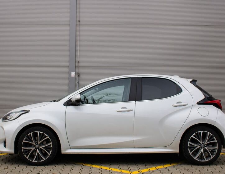 Toyota Yaris 8