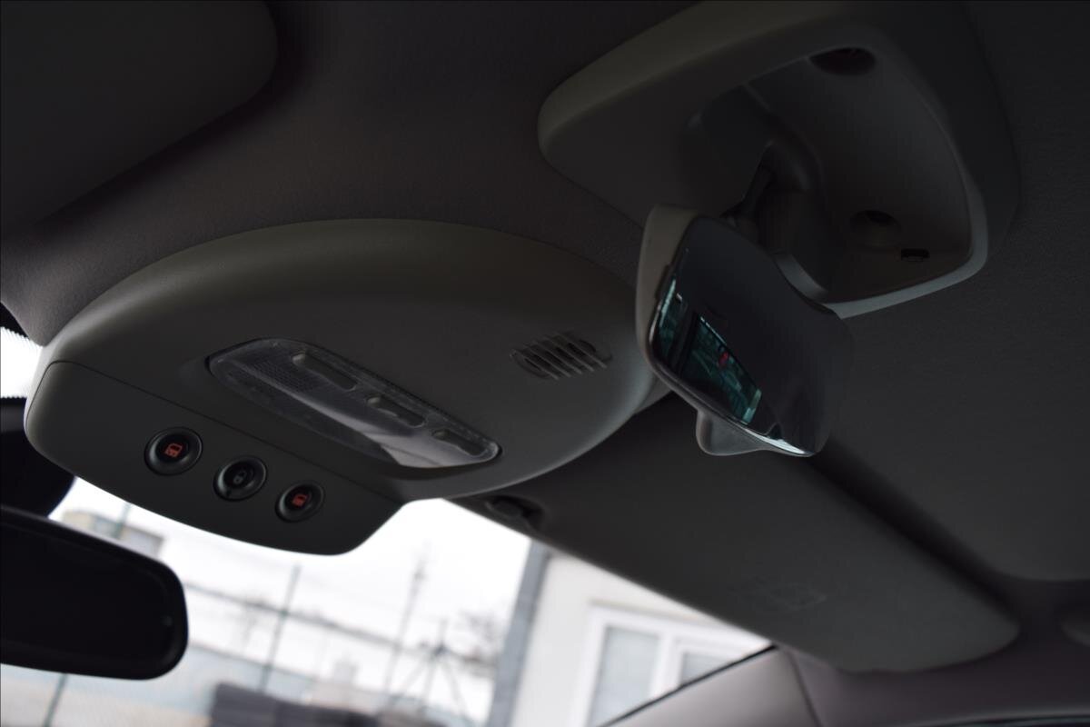 Peugeot 807 MPV 2,0 l 100 kw