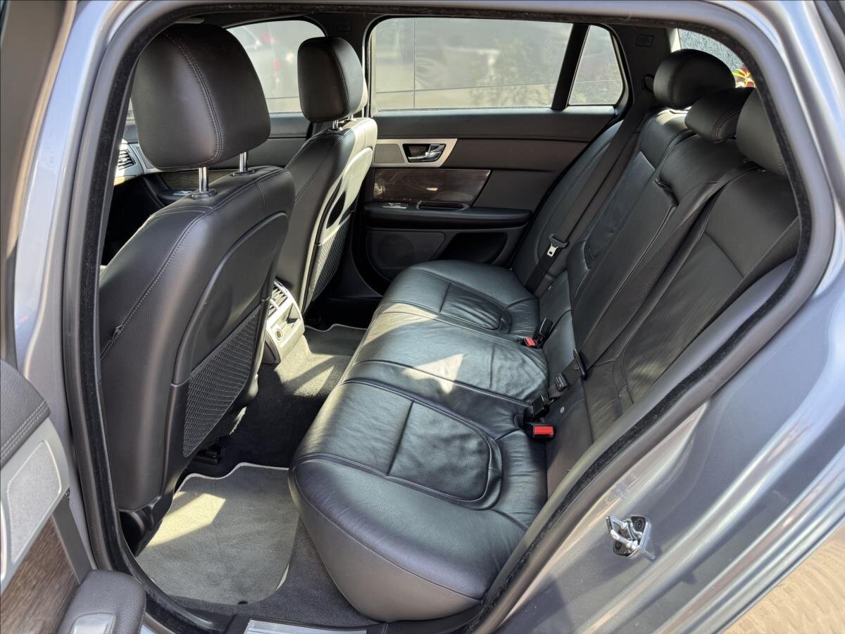 Jaguar XF Kombi 2,2 l 120 kw