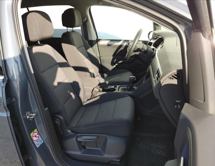 Volkswagen Touran MPV 1,5 l 110 kw