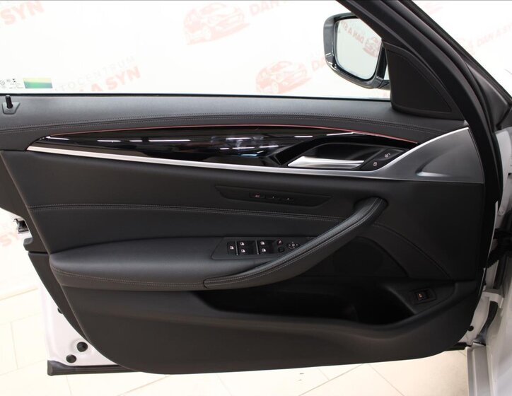 BMW Řada 5 Sedan / Limuzína 3,0 l 245 kw