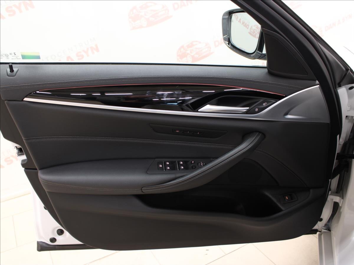 BMW Řada 5 Sedan / Limuzína 3,0 l 245 kw
