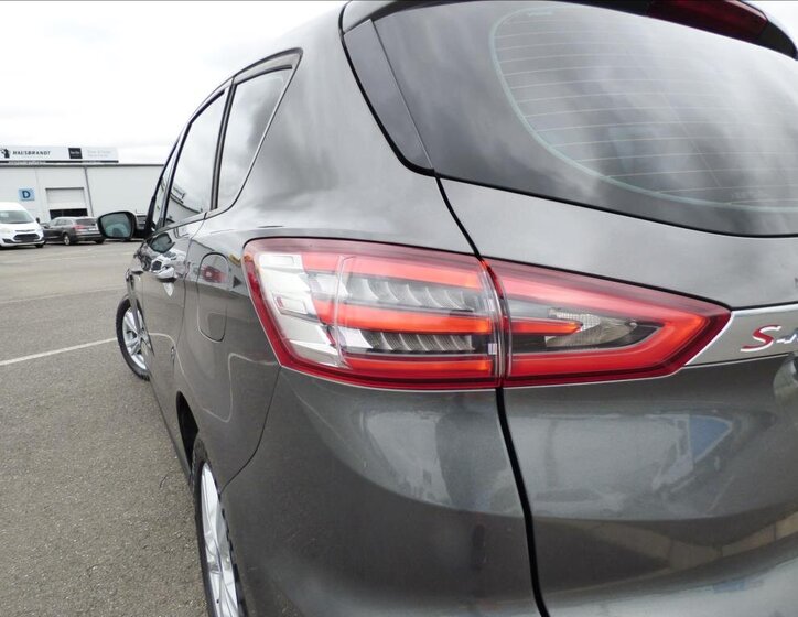 Ford S-MAX MPV 2,0 l 110 kw