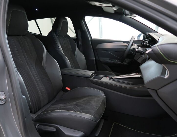 Peugeot 408 Liftback 1,6 l 133 kw