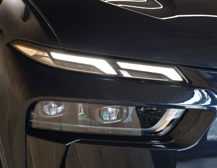 BMW X7 SUV / Terénní 3,0 l 259 kw