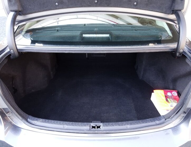 Toyota Avensis Sedan / Limuzína 2,0 l 112 kw