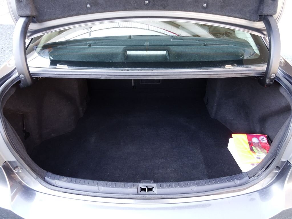 Toyota Avensis Sedan / Limuzína 2,0 l 112 kw