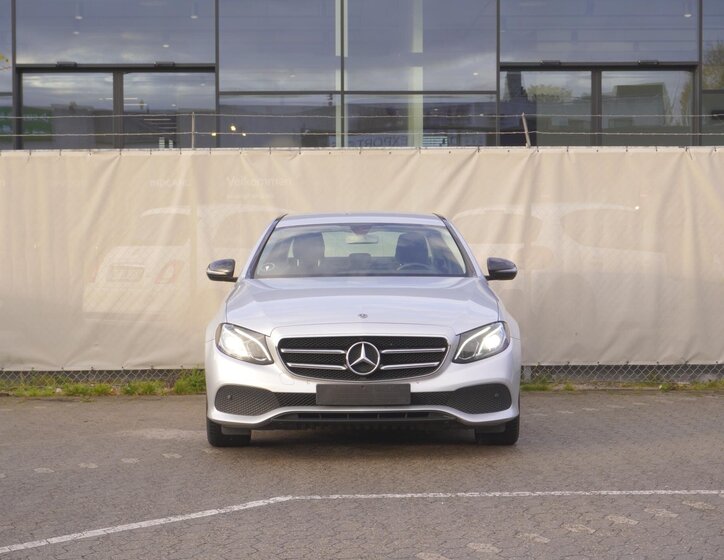 Mercedes-Benz Třídy E Sedan 2,0 l 180 kw