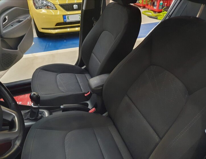 KIA Rio Hatchback 1,4 l 66 kw